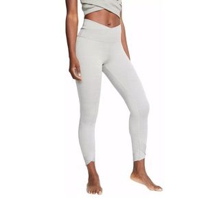 NWOT Nike Women's Yoga Wrap 7/8 Tights